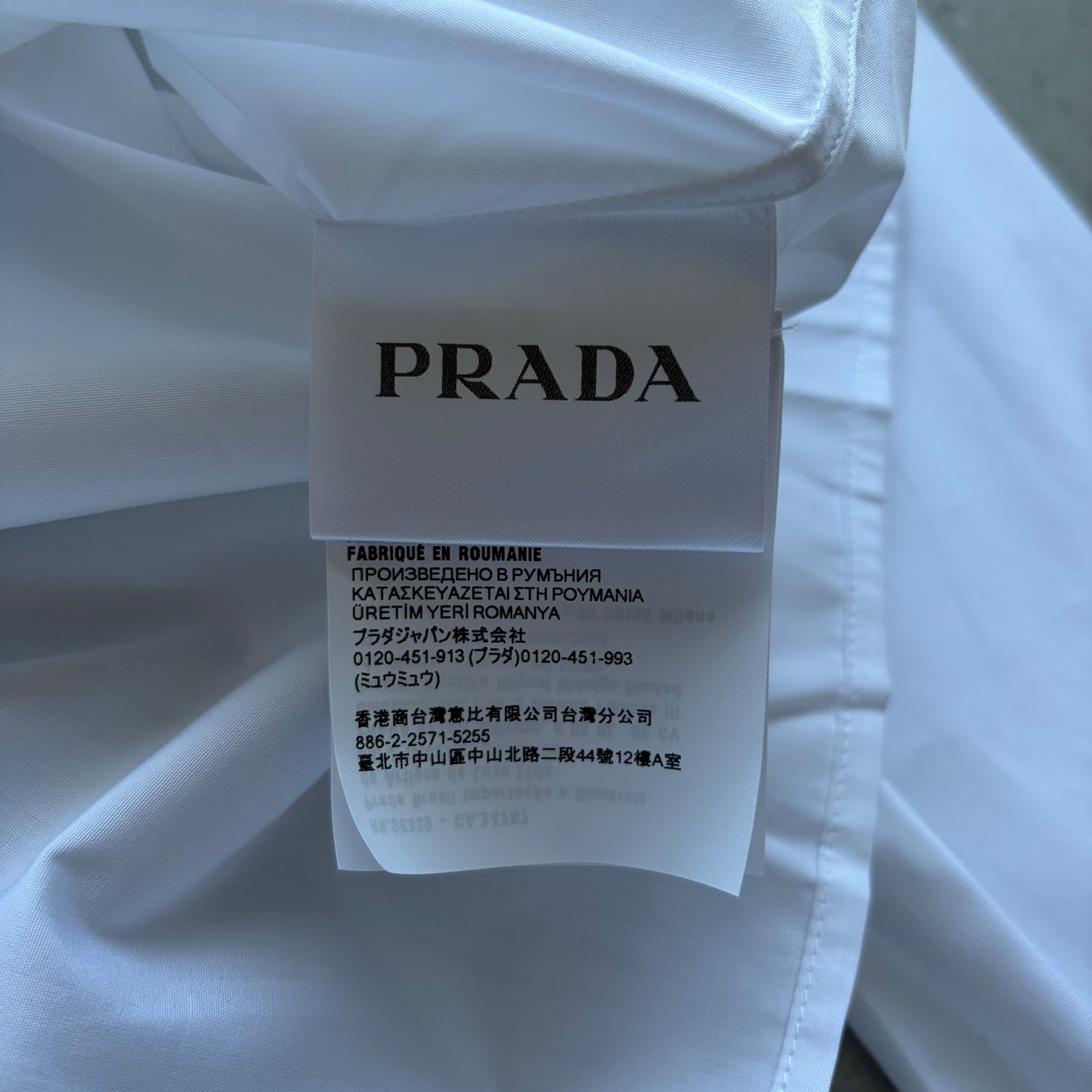 Prada Blanco Button Up Shirt (41)