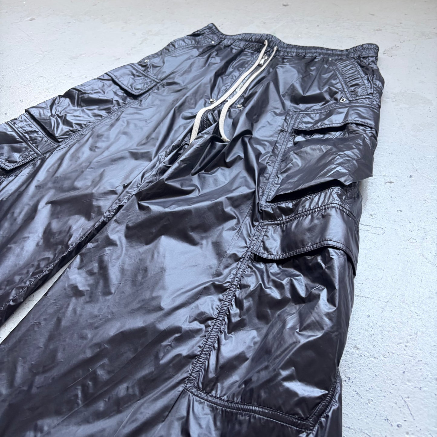 Rick Owens FW26 TOWER Black Nylon Cargo Bela Pants (54)