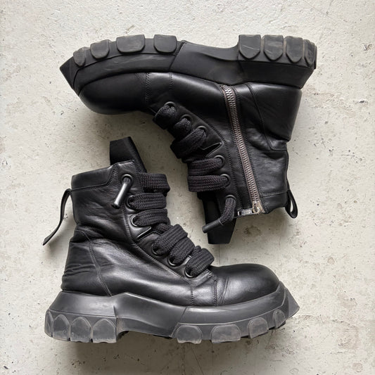 Rick Owens Black Jumbo Laced Laceup Bozo Tractor Boots (44)