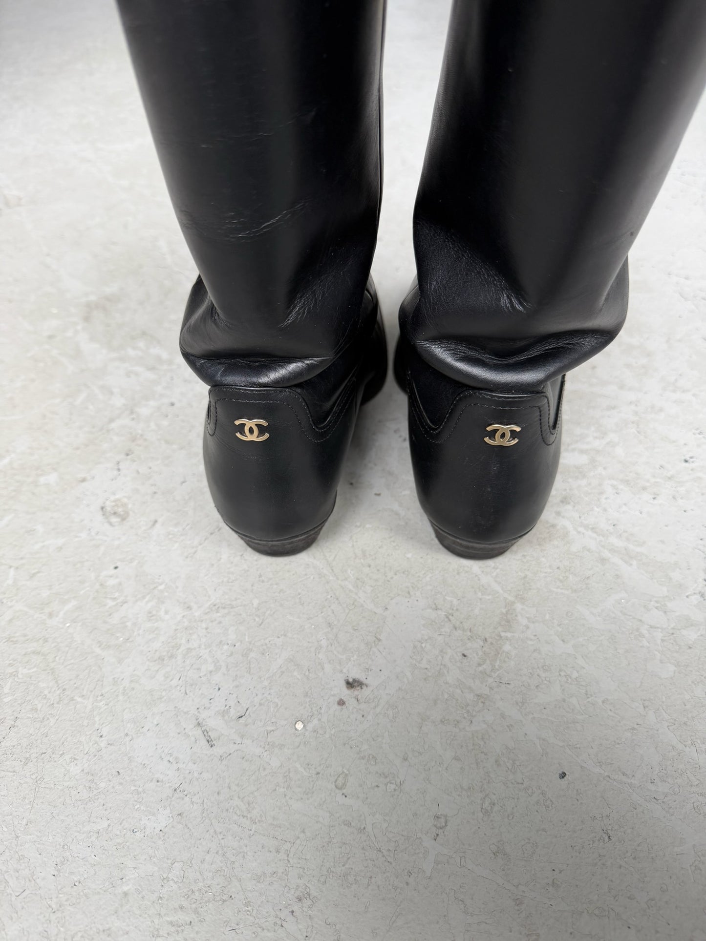 Chanel Interlocking CC Logo Black Leather Boots (39.5)