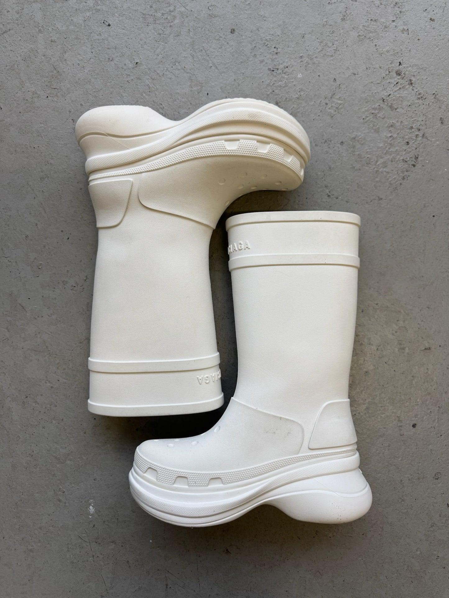 Balenciaga White Crocs (40)