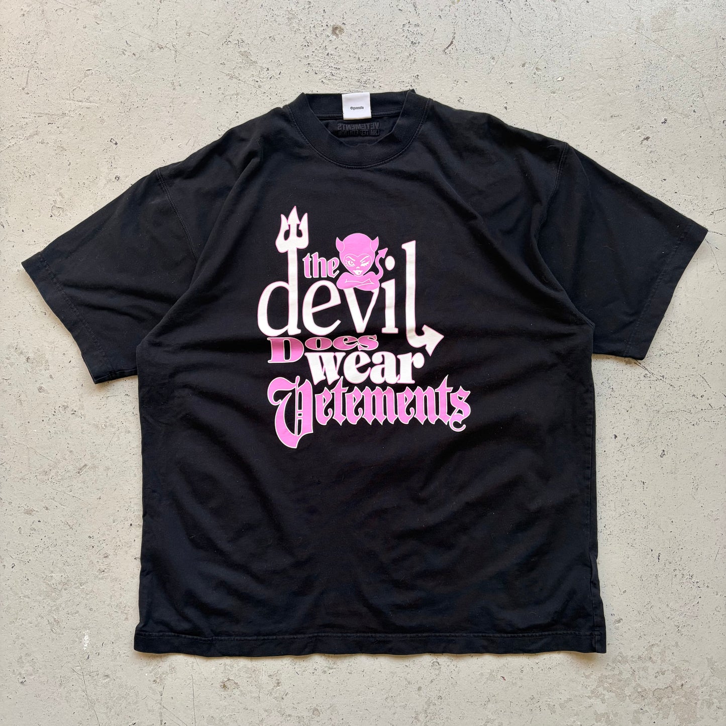 Vetements The Devil Does Wear Vetements (S)