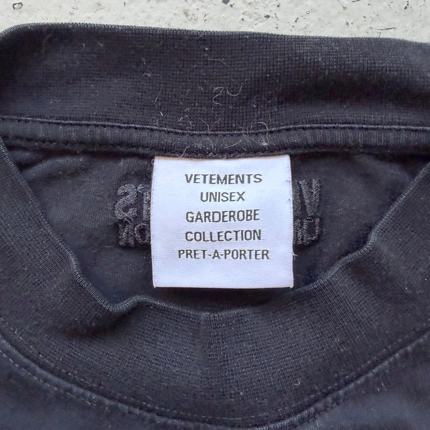 Vetements The Devil Does Wear Vetements (S)