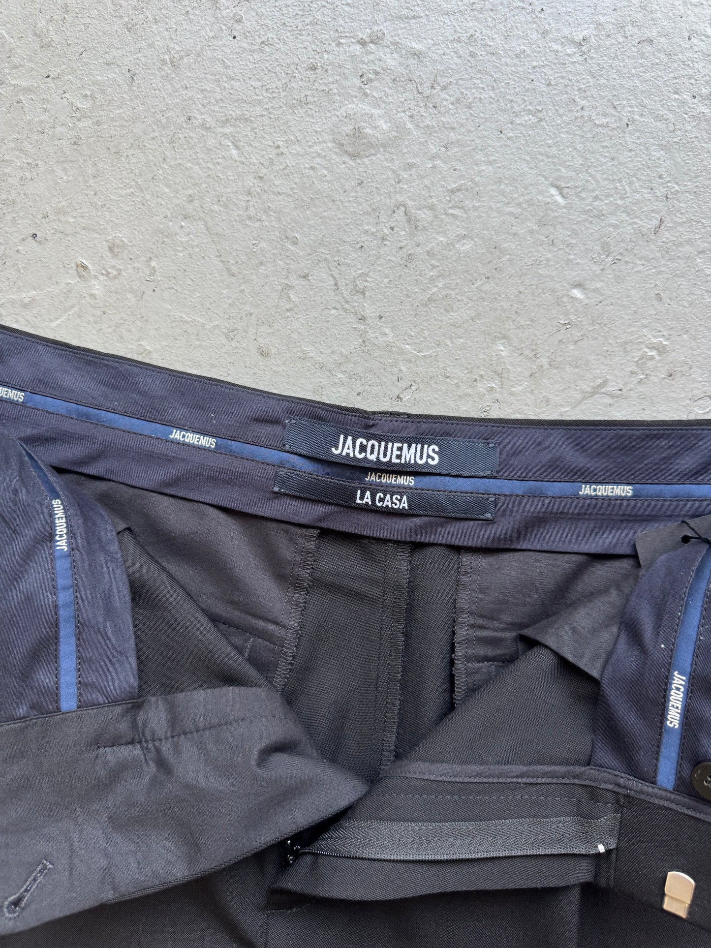 Jacquemus La Casa Pleated Shorts (50)