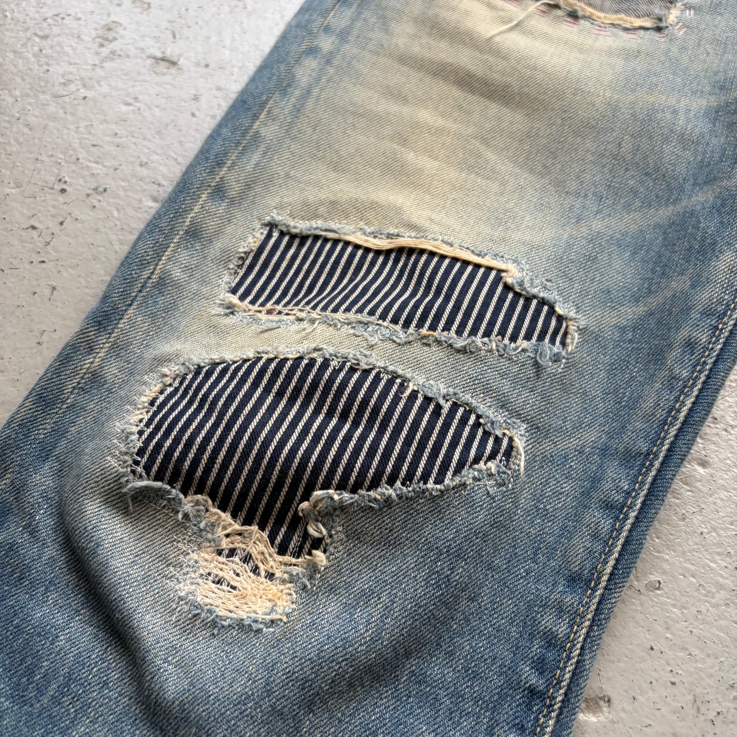 Hysteric Glamous Studded Distressed Light Wash Denim (30)
