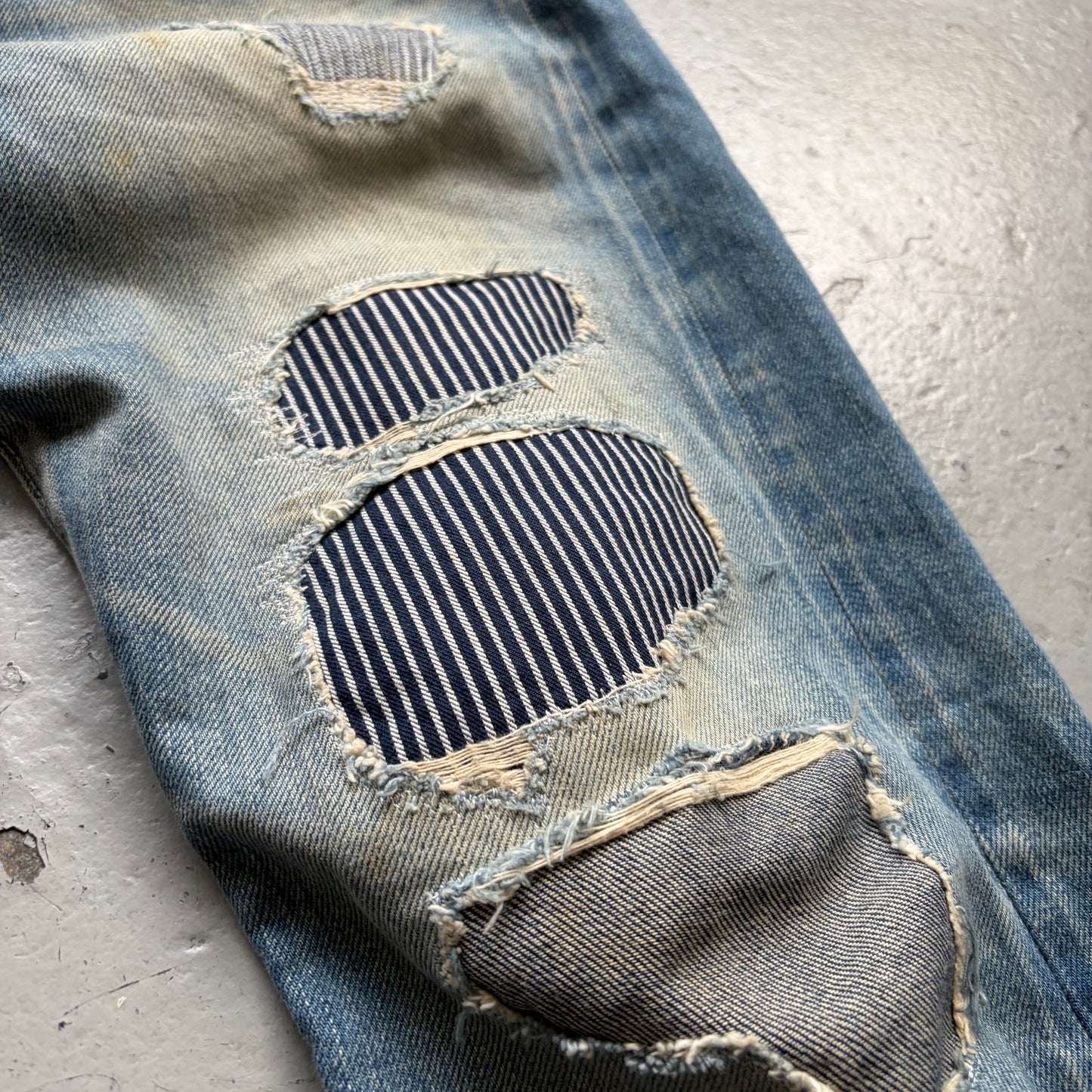 Hysteric Glamous Studded Distressed Light Wash Denim (30)