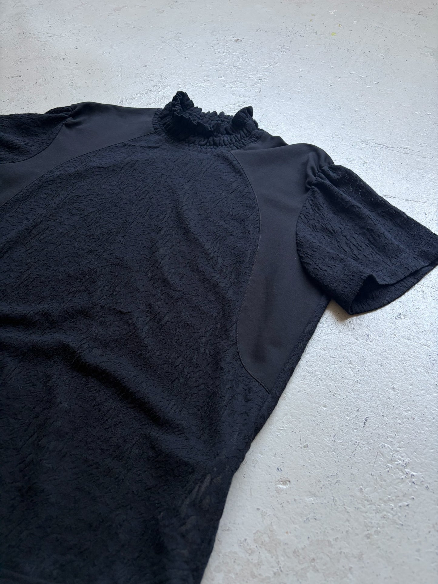 AA Spectrum Ruffle Colar Short Sleeve Shirt (M)
