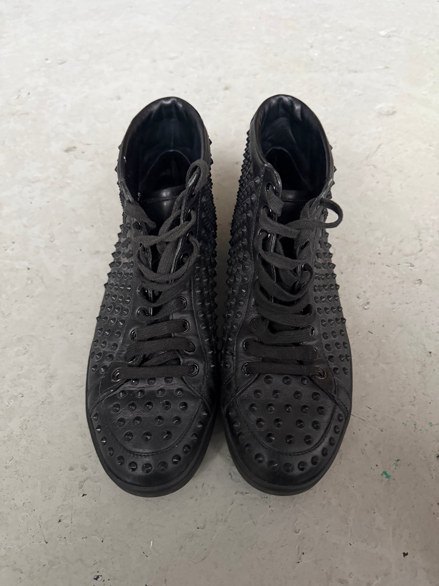 Gucci Brooklyn Black Leather Studded Sneakers (38)