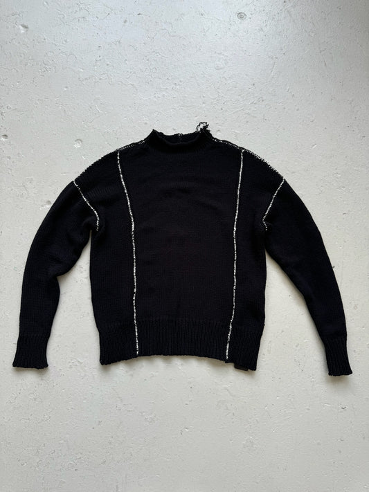 The Viridi Anne White Contrasted Stitching Knit (3)