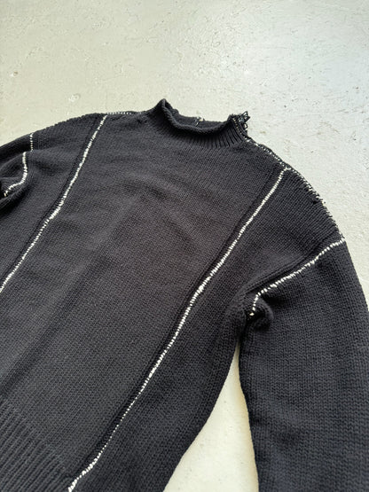 The Viridi Anne White Contrasted Stitching Knit (3)