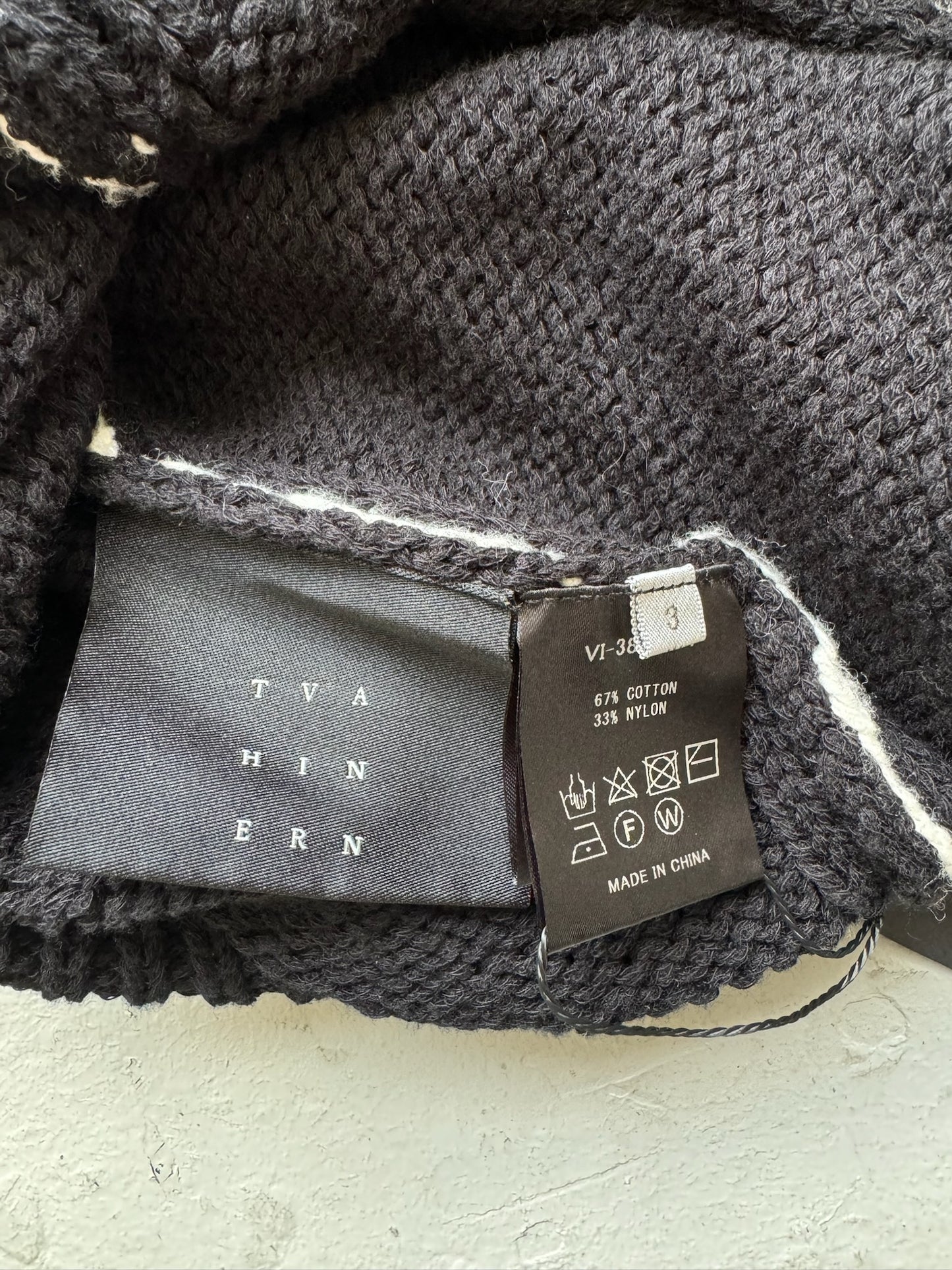 The Viridi Anne White Contrasted Stitching Knit (3)