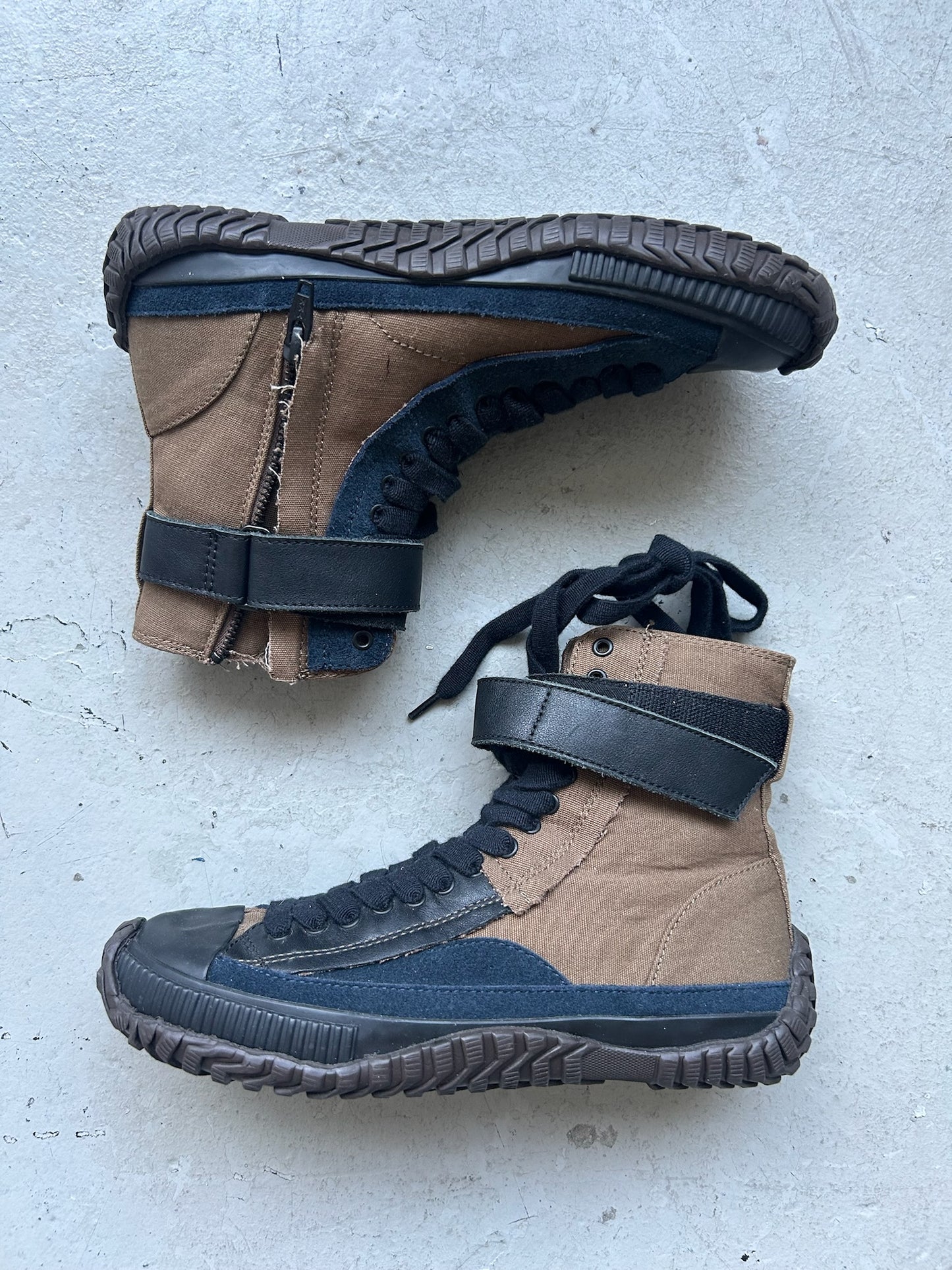 Yohji Yamamoto Brown High Cut Sneaker (6.5)