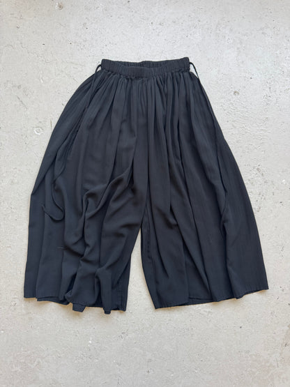 Black Light Pleated Shorts (M)