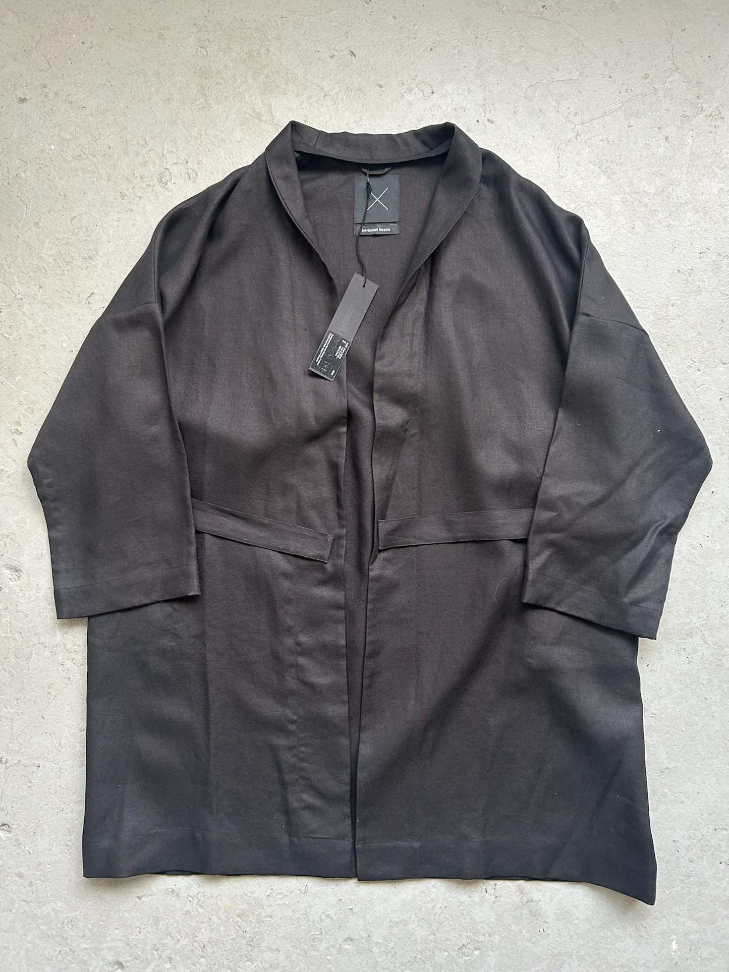 Noem Nescio Black Robe (L)