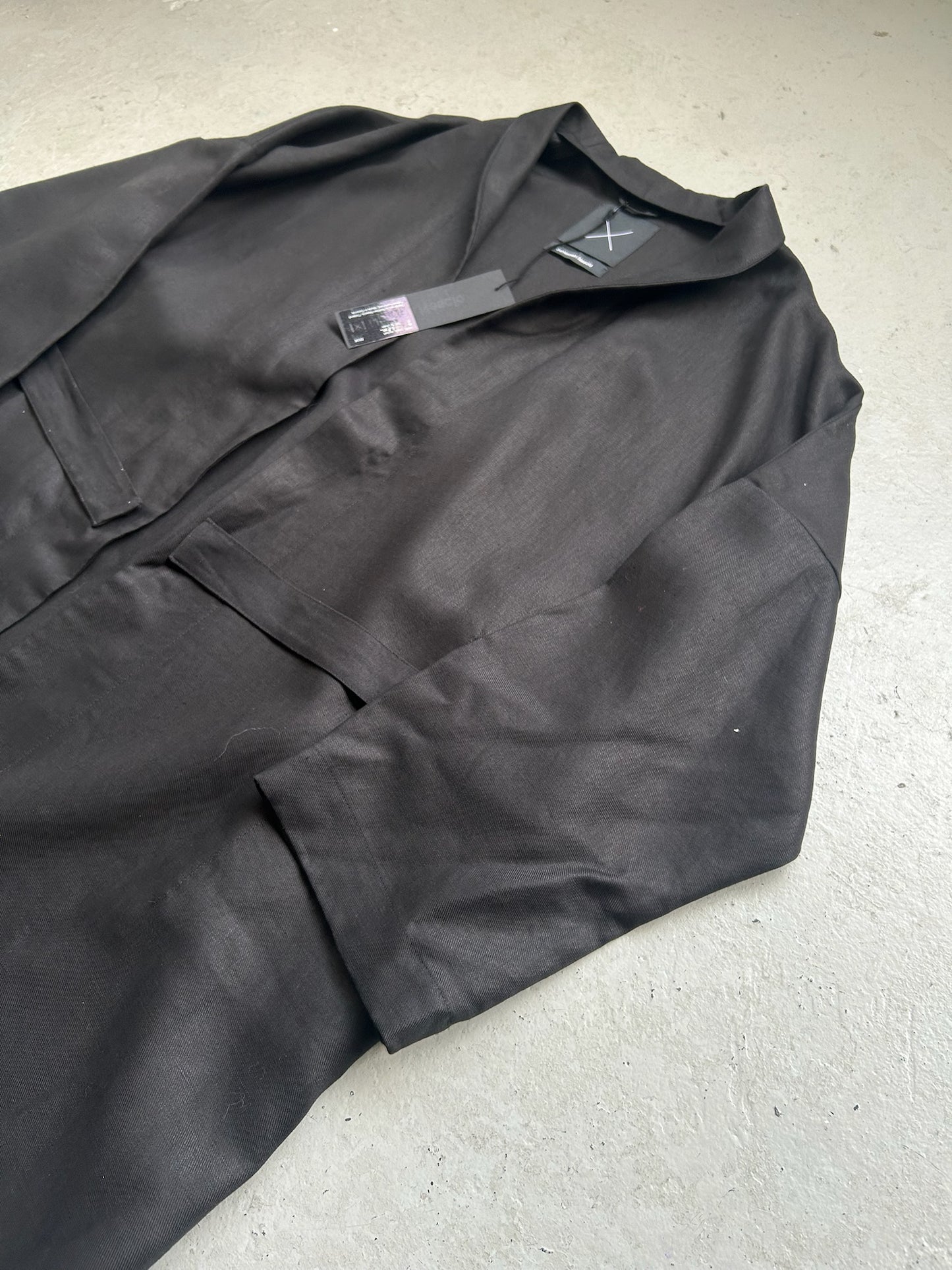 Noem Nescio Black Robe (L)
