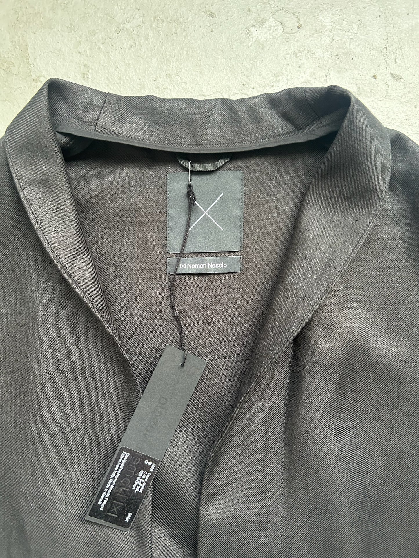 Noem Nescio Black Robe (L)