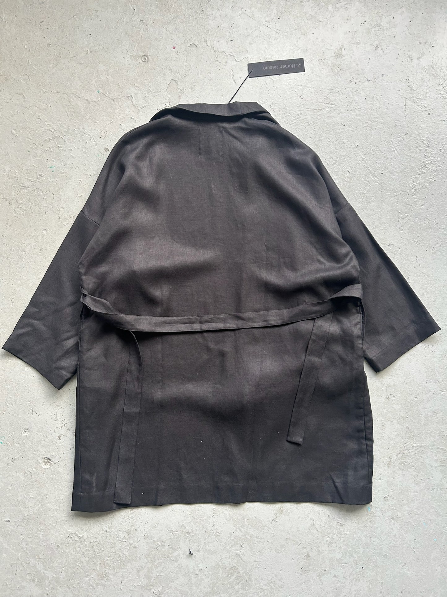 Noem Nescio Black Robe (L)
