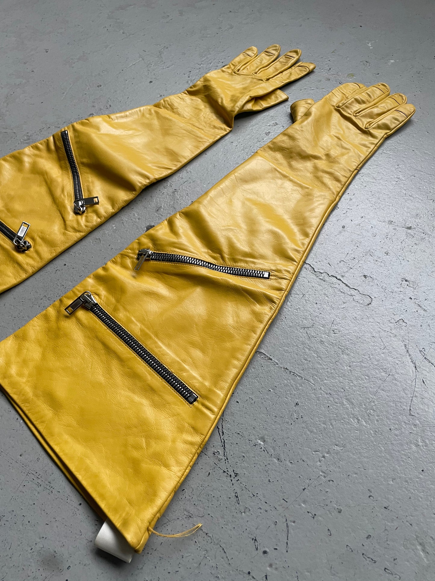 Rick Owens FW22 STROBE Lemon Cargo Gloves (9.5)