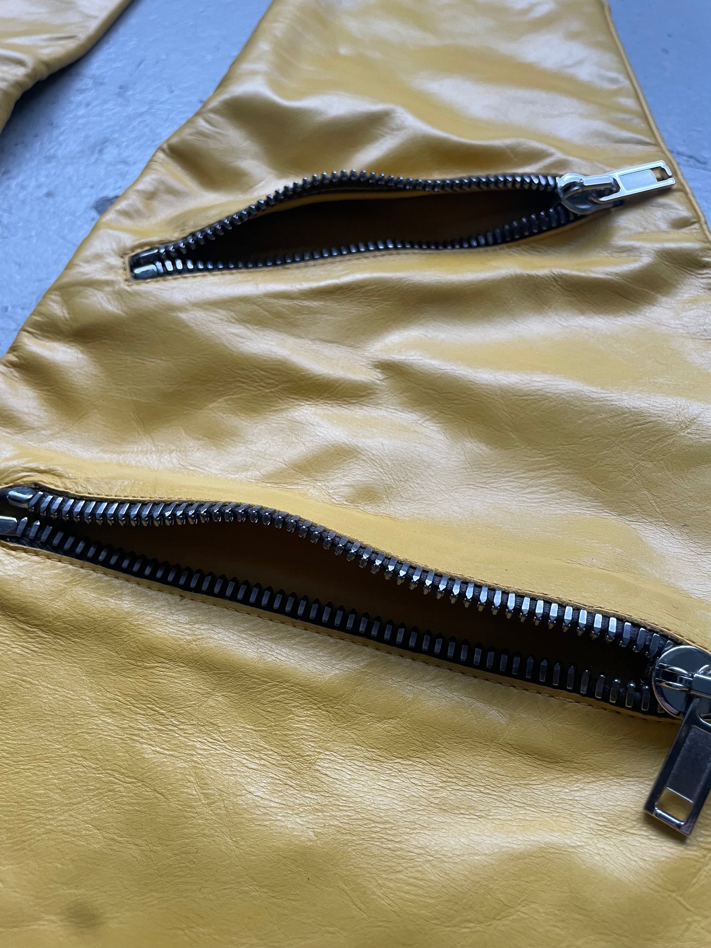 Rick Owens FW22 STROBE Lemon Cargo Gloves (9.5)