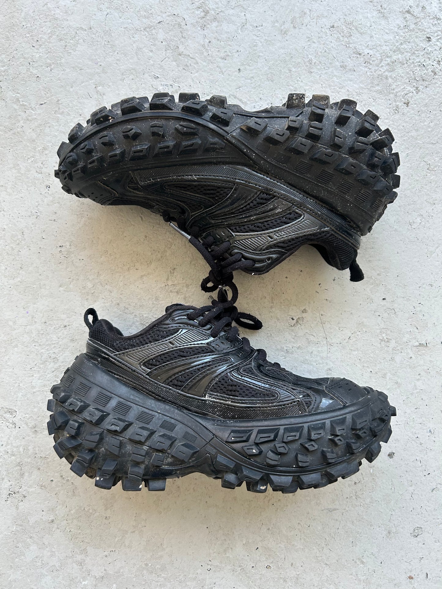 Balenciaga Defenders (36)