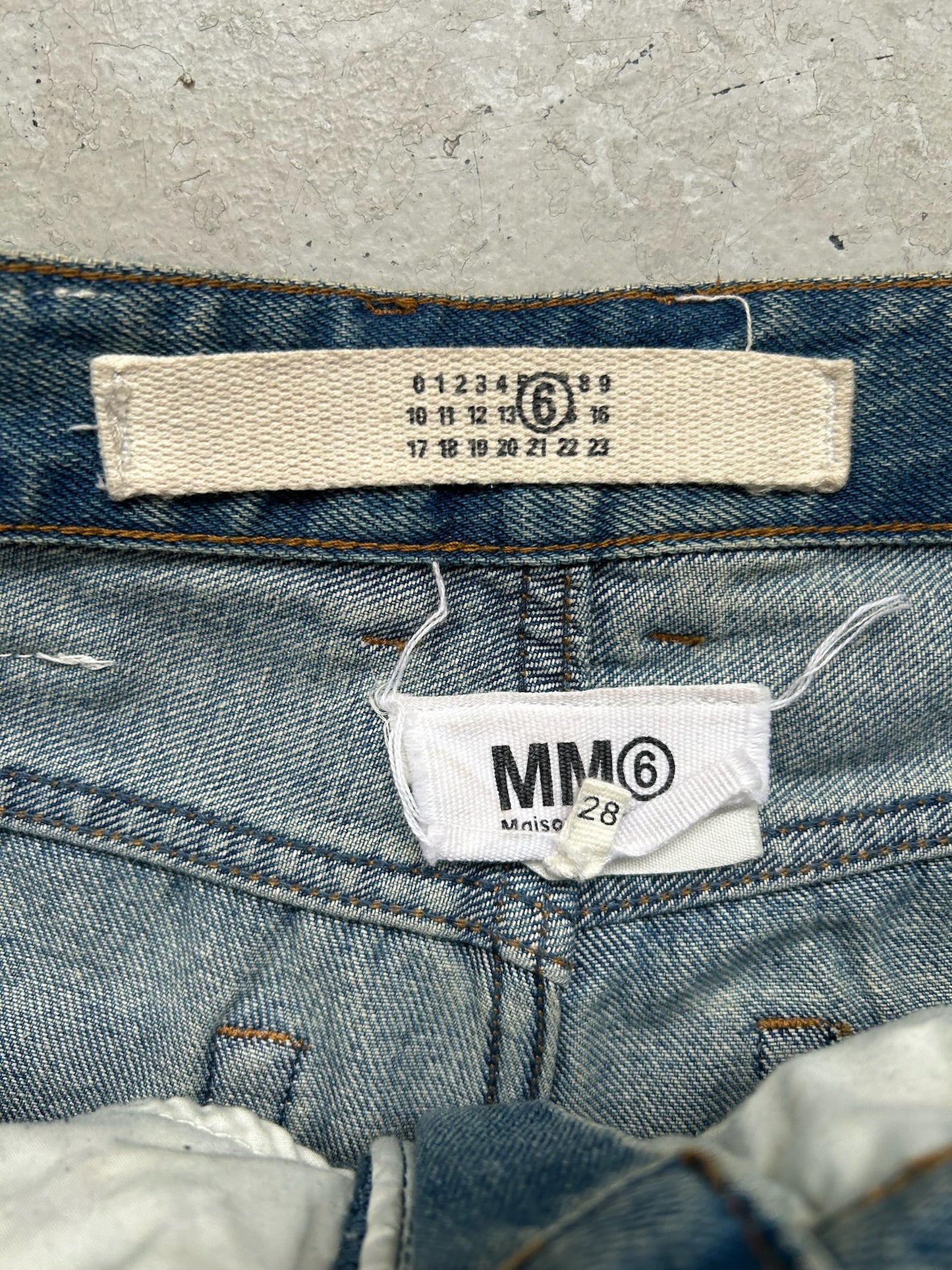 MM6 Light Wash Denim (28)