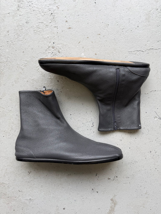 Maison Margiela Flat Ankle Boots (44)