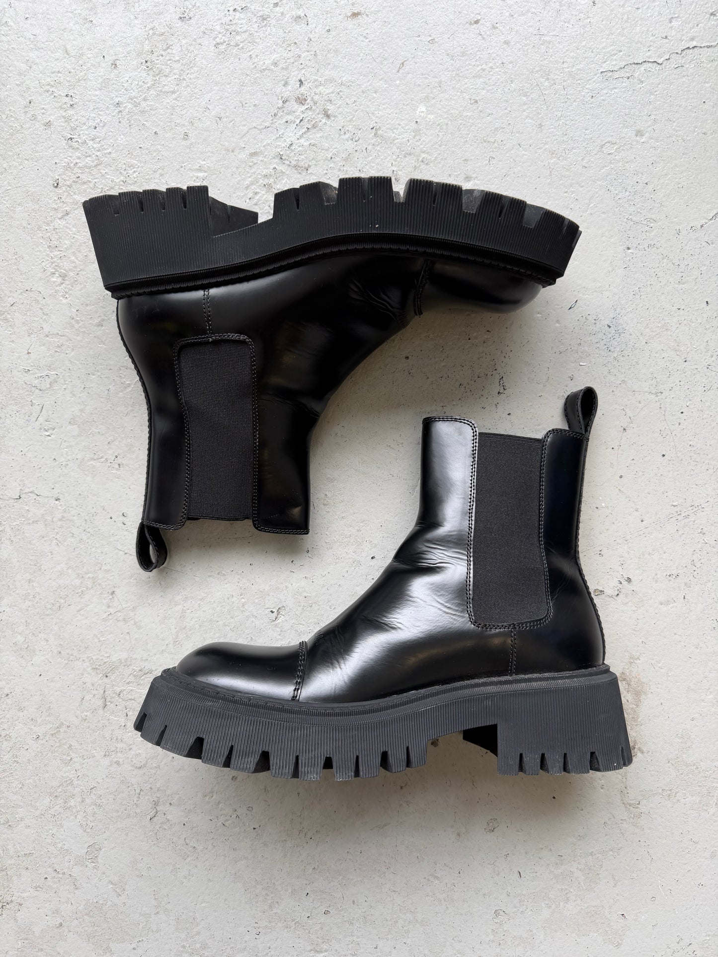 Balenciaga Tractor Chelsea Boots (42)
