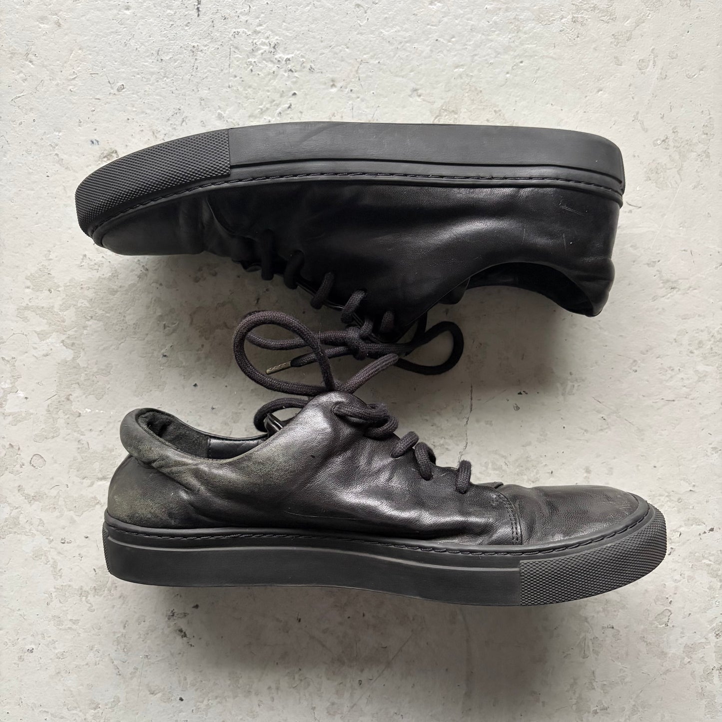 The Last Conspiracy Black Leather Low Top Sneaker (41)