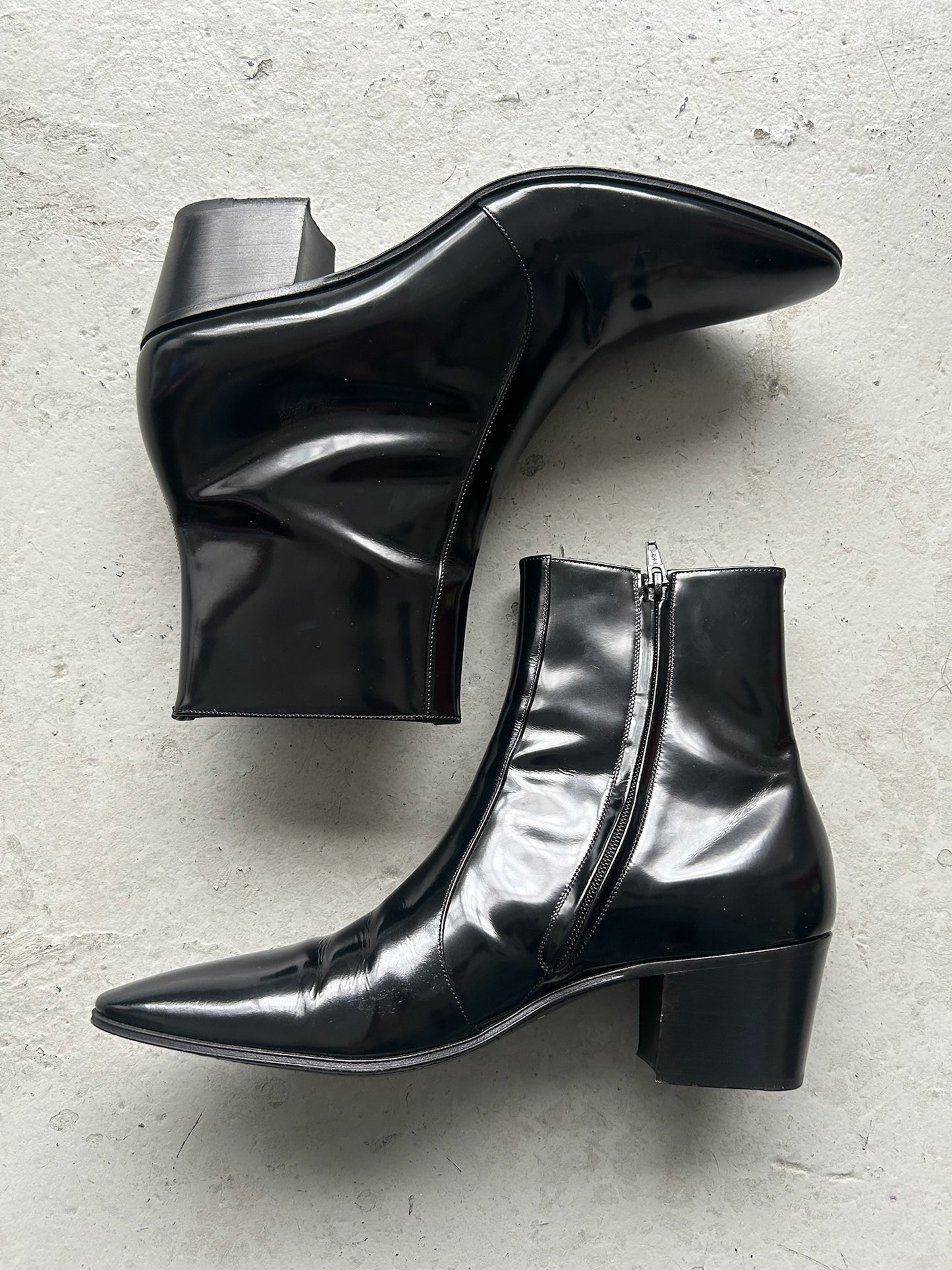 Saint Laurent Paris Patent Leather Vassili (43.5)