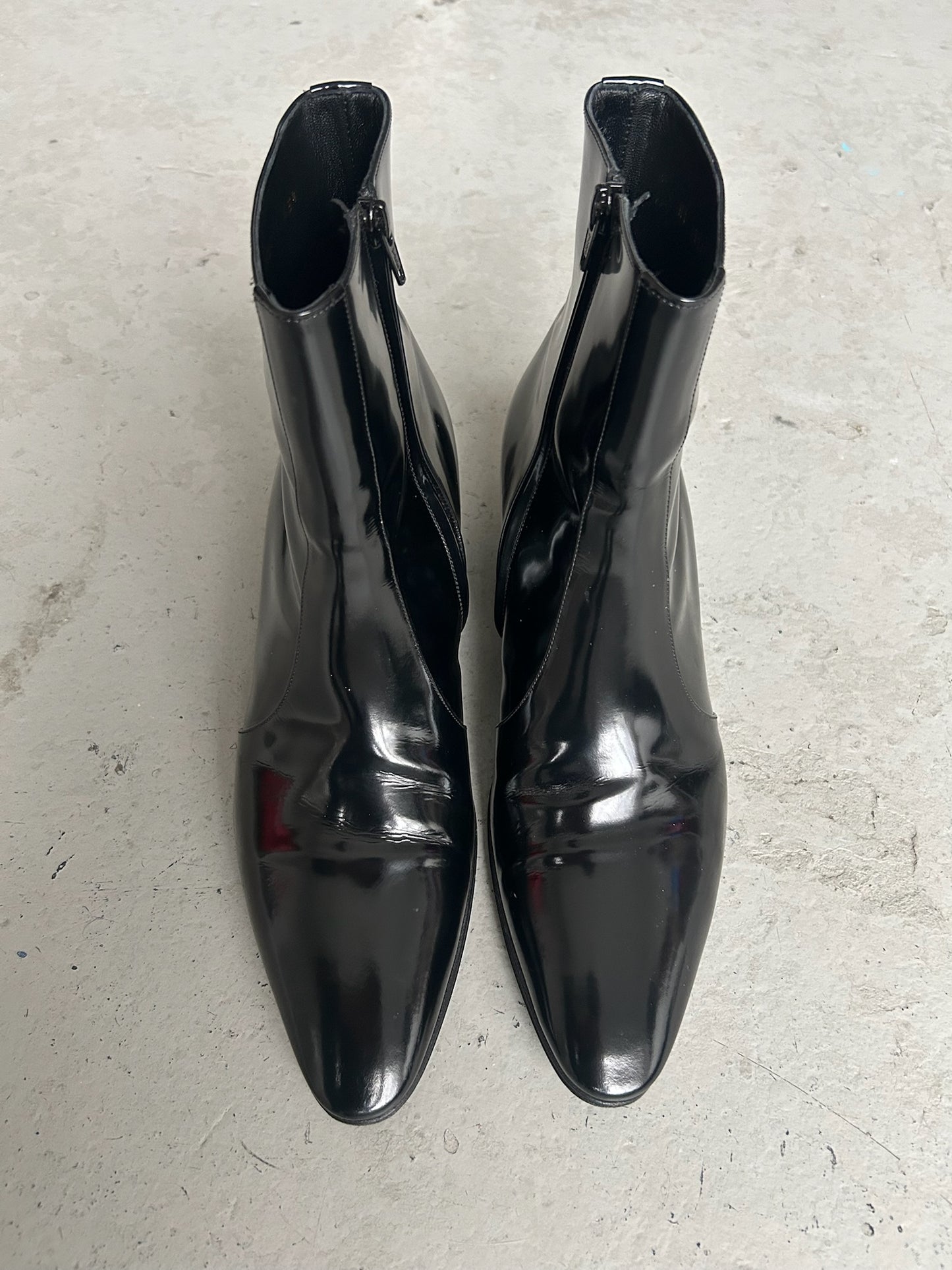 Saint Laurent Paris Patent Leather Vassili (43.5)