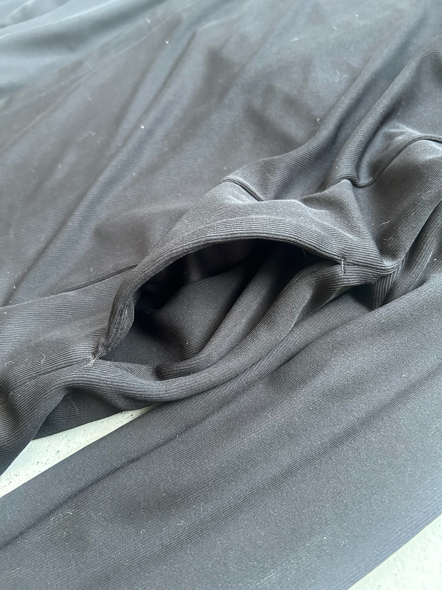 Tornado Mart Black Cape (L)