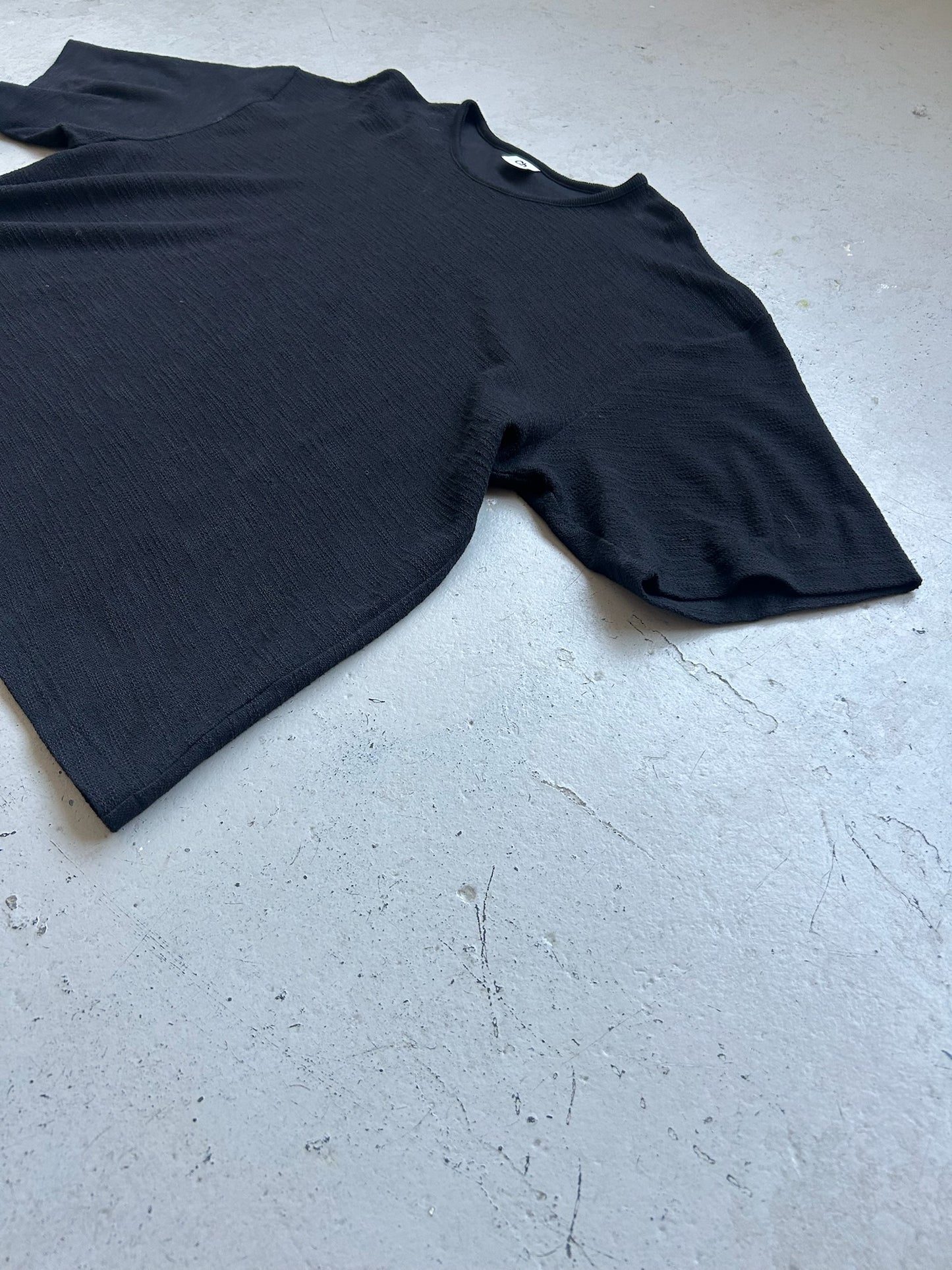Chapter SS16 DISPLACEMENT Cotton Black Short Sleeve (L)