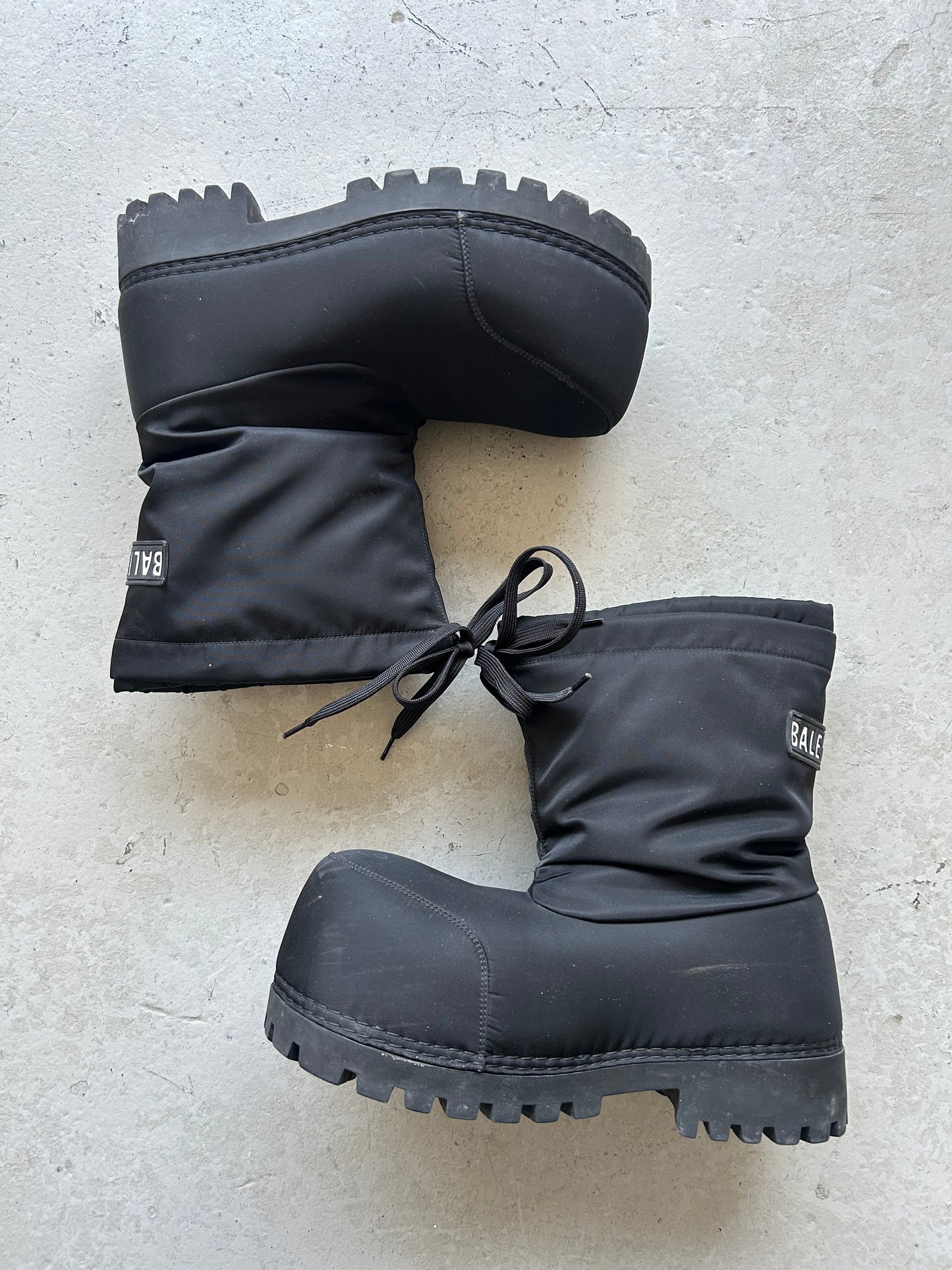 Balenciaga Black Alaska Snow Boot (41)