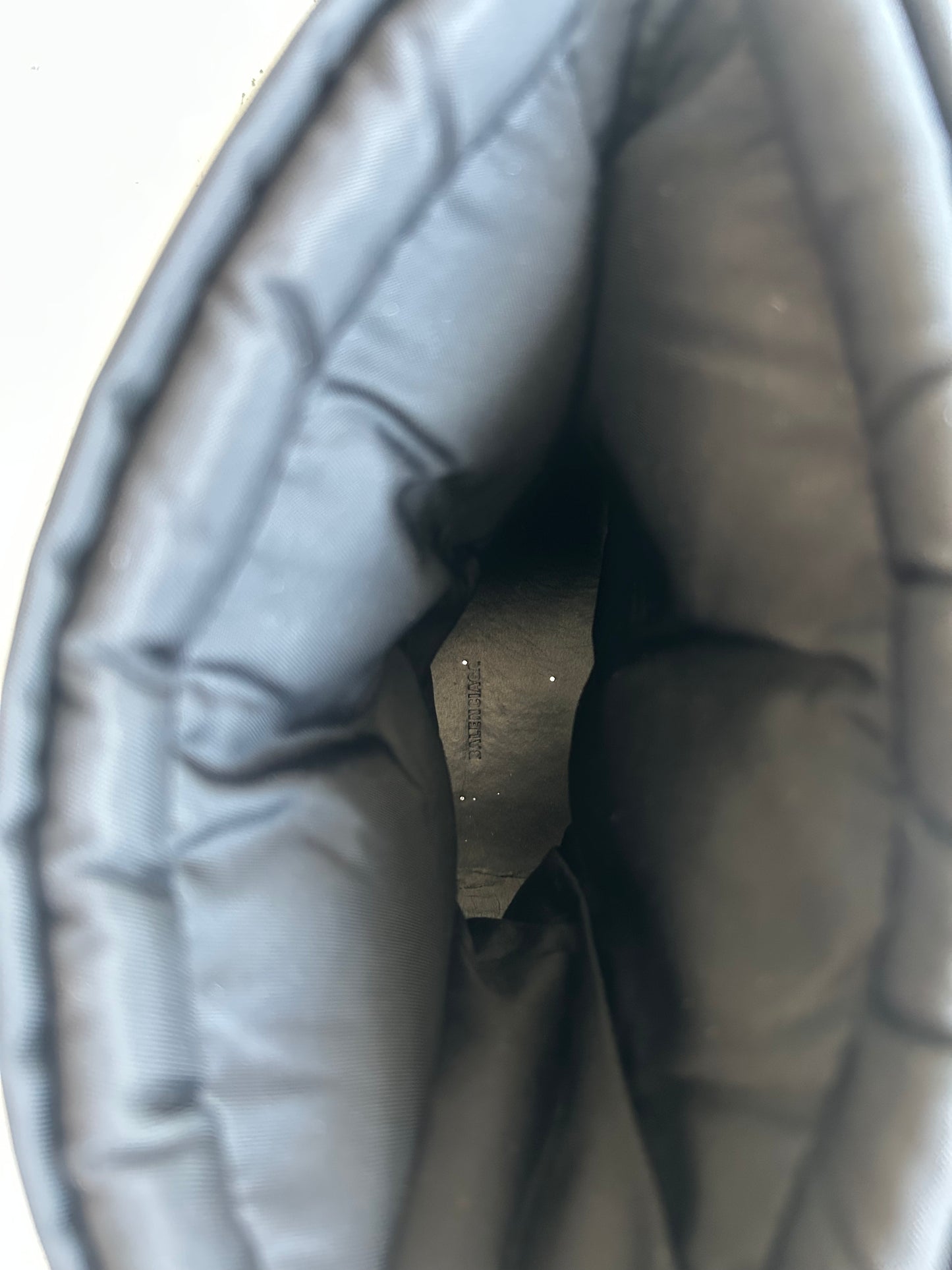 Balenciaga Black Alaska Snow Boot (41)