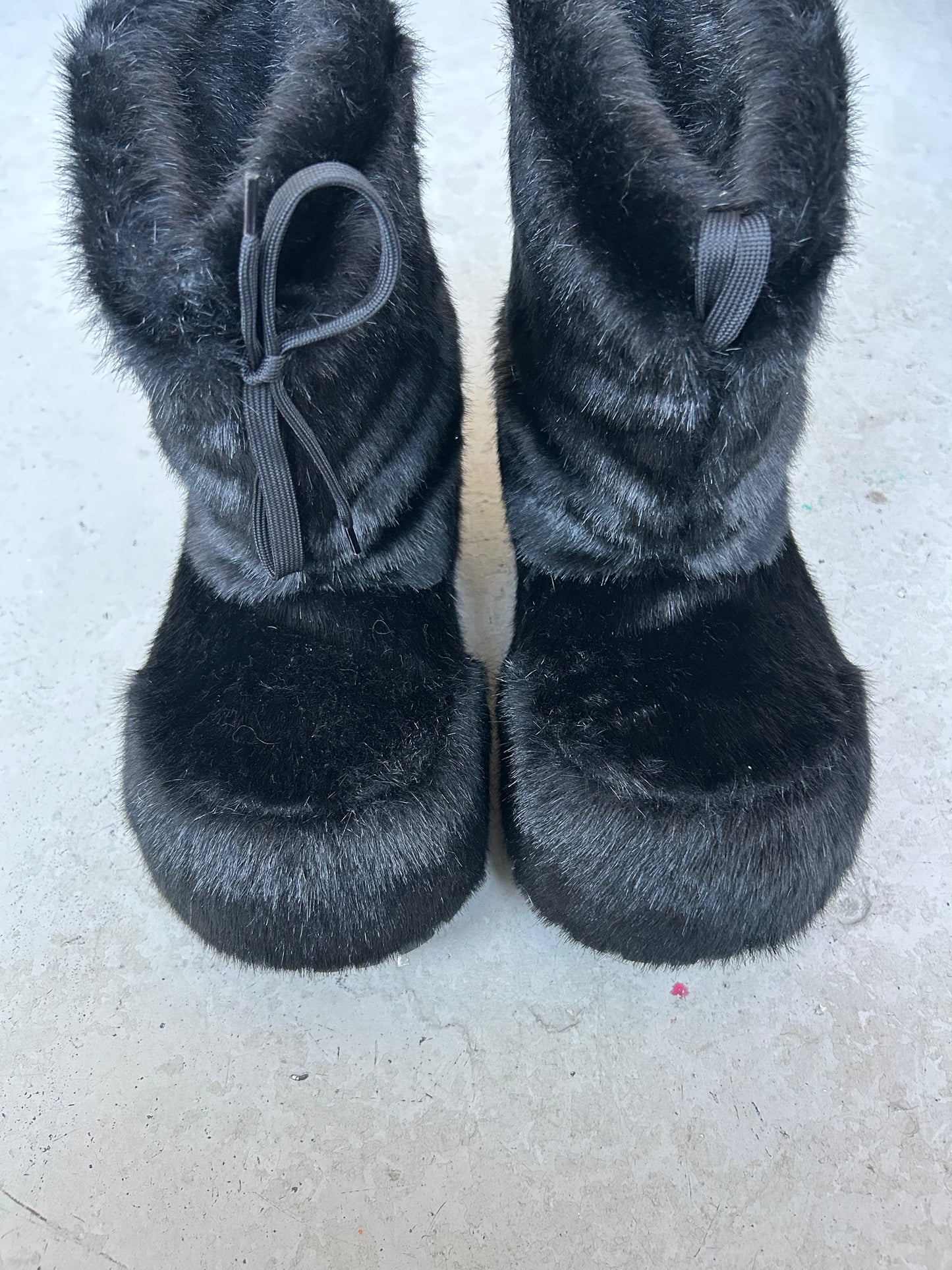 Balenciaga Black Alaska Fur Boot (42)